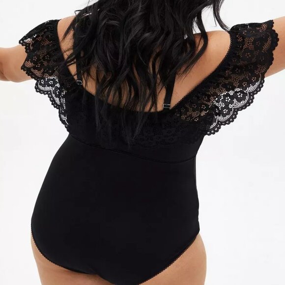 Plus Size 3X Black TORRID Black Lace Trim Cold Shoulder Bodysuit Gothic Sexy - Picture 4 of 4